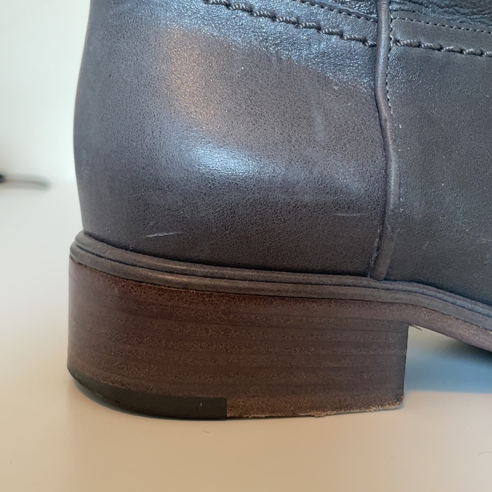 🧚‍♀️🧚‍♀️🧚‍♀️Chanel Authentic dark/medium grey leather boots. - Picture 5 of 12